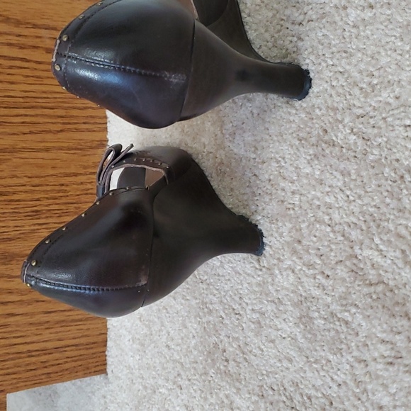 Bcbg Paris 8 rounded contour wedges peep toe bow metal accents - Picture 5 of 12